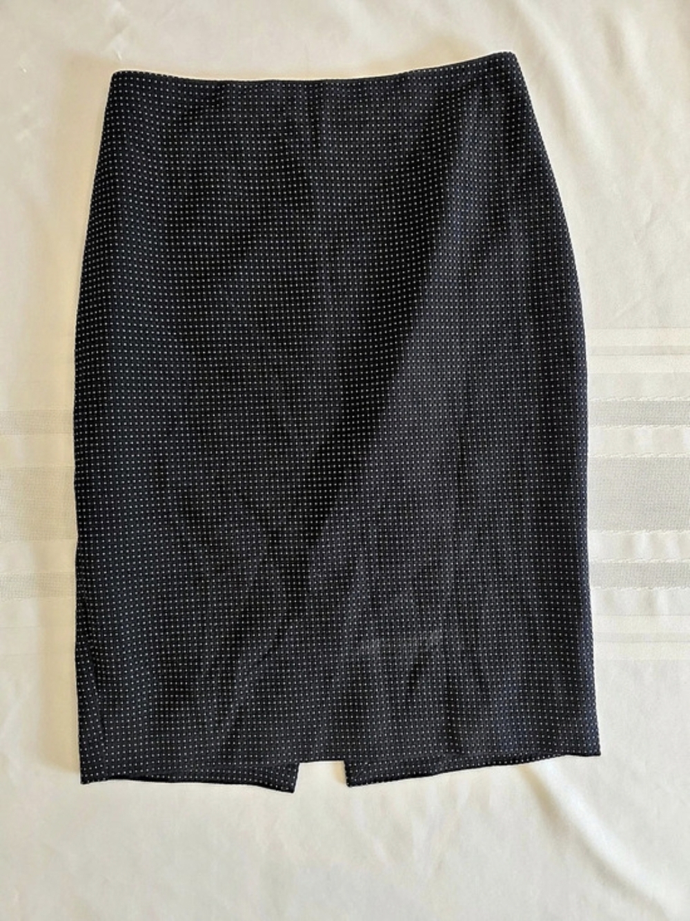 White House Black Market Polka Dot Mini Skirt in Black Size 2 Like New